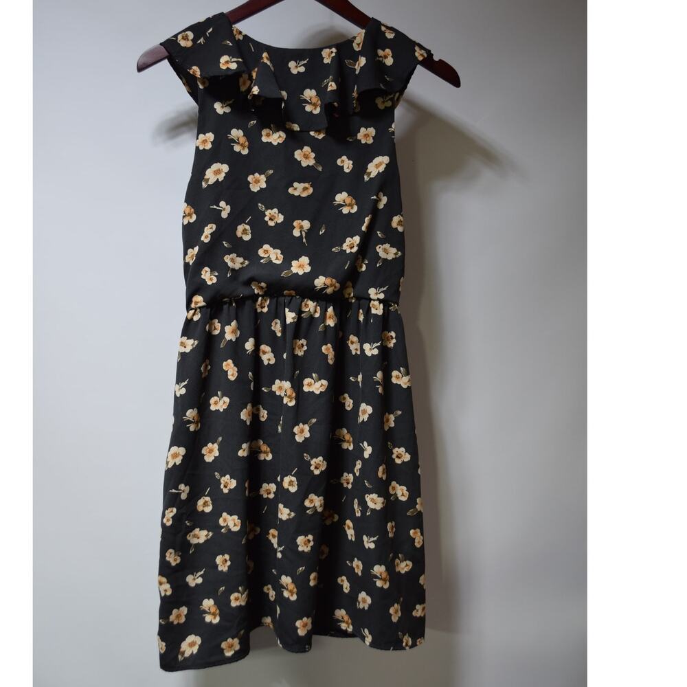 Kimchi Blue Floral Ruffle Tie Neck Dress Size 6 - Picture 4 of 4